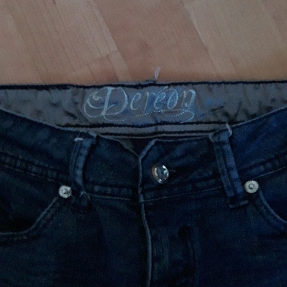 Dereon Jeans - image 2